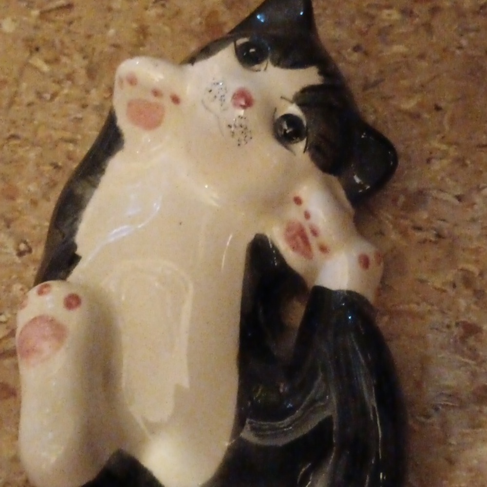 A cat figur